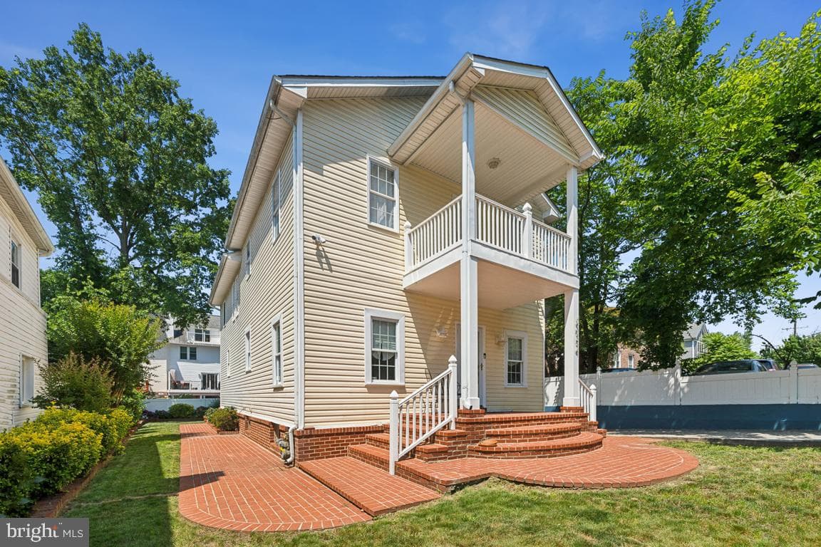 2034 S Shirlington Road, Arlington