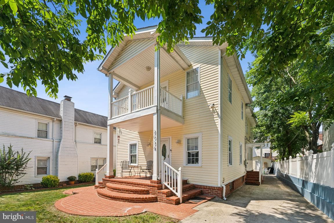 2034 S Shirlington Road photo 38