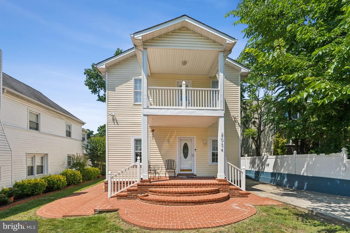 2034 S Shirlington Road photo 39