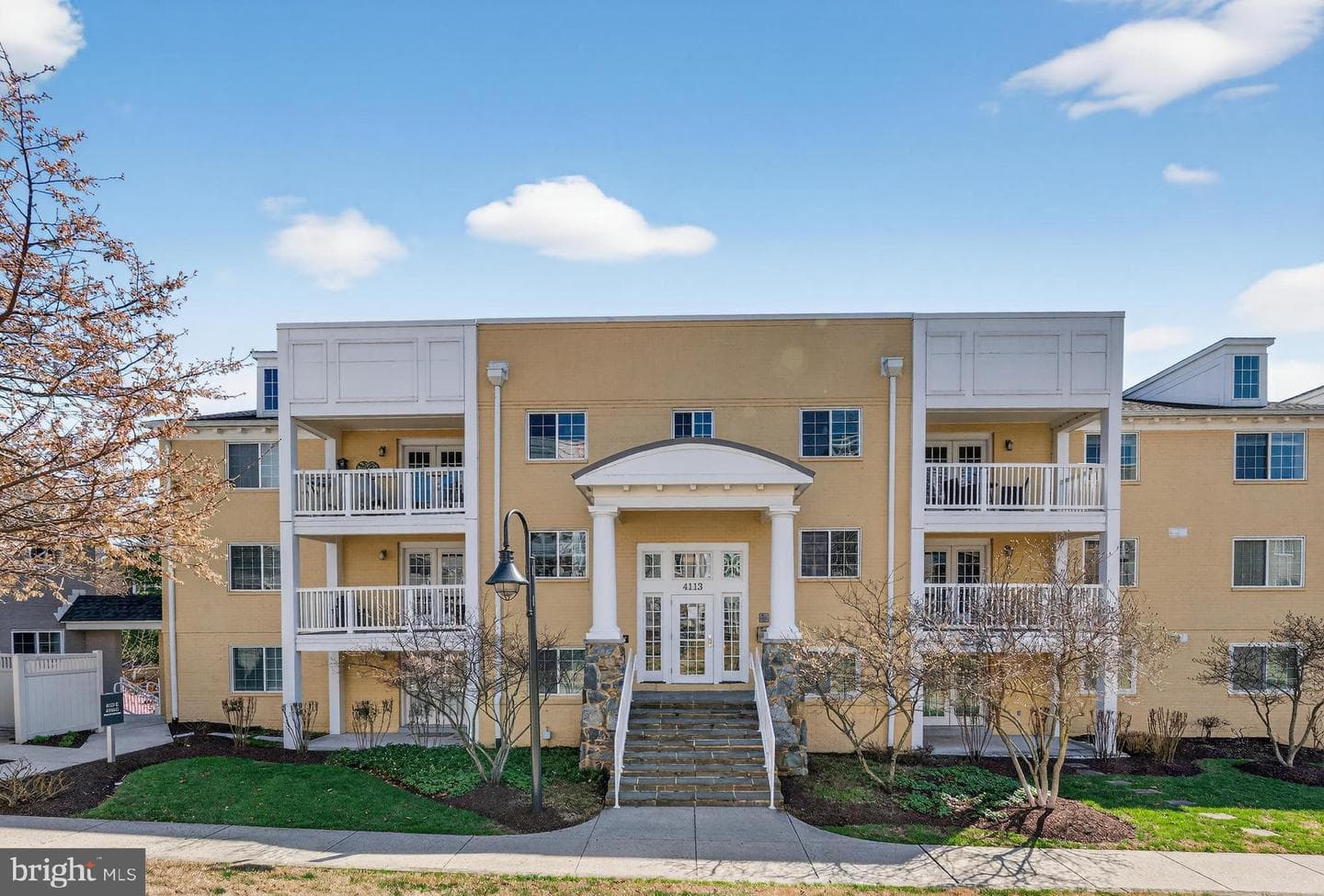 4113 S Four Mile Run Drive #404 photo 2