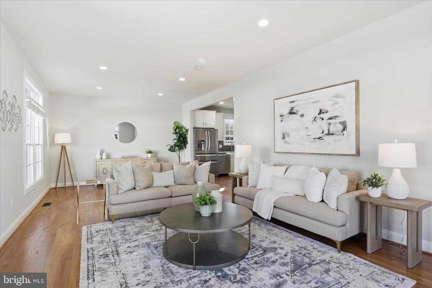 1633 S Taylor Street photo 10