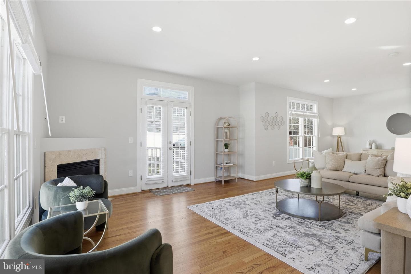 1633 S Taylor Street photo 13