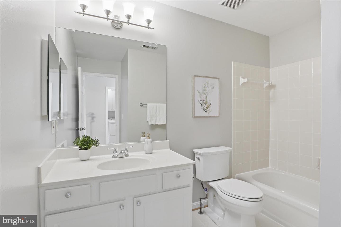 1633 S Taylor Street photo 32
