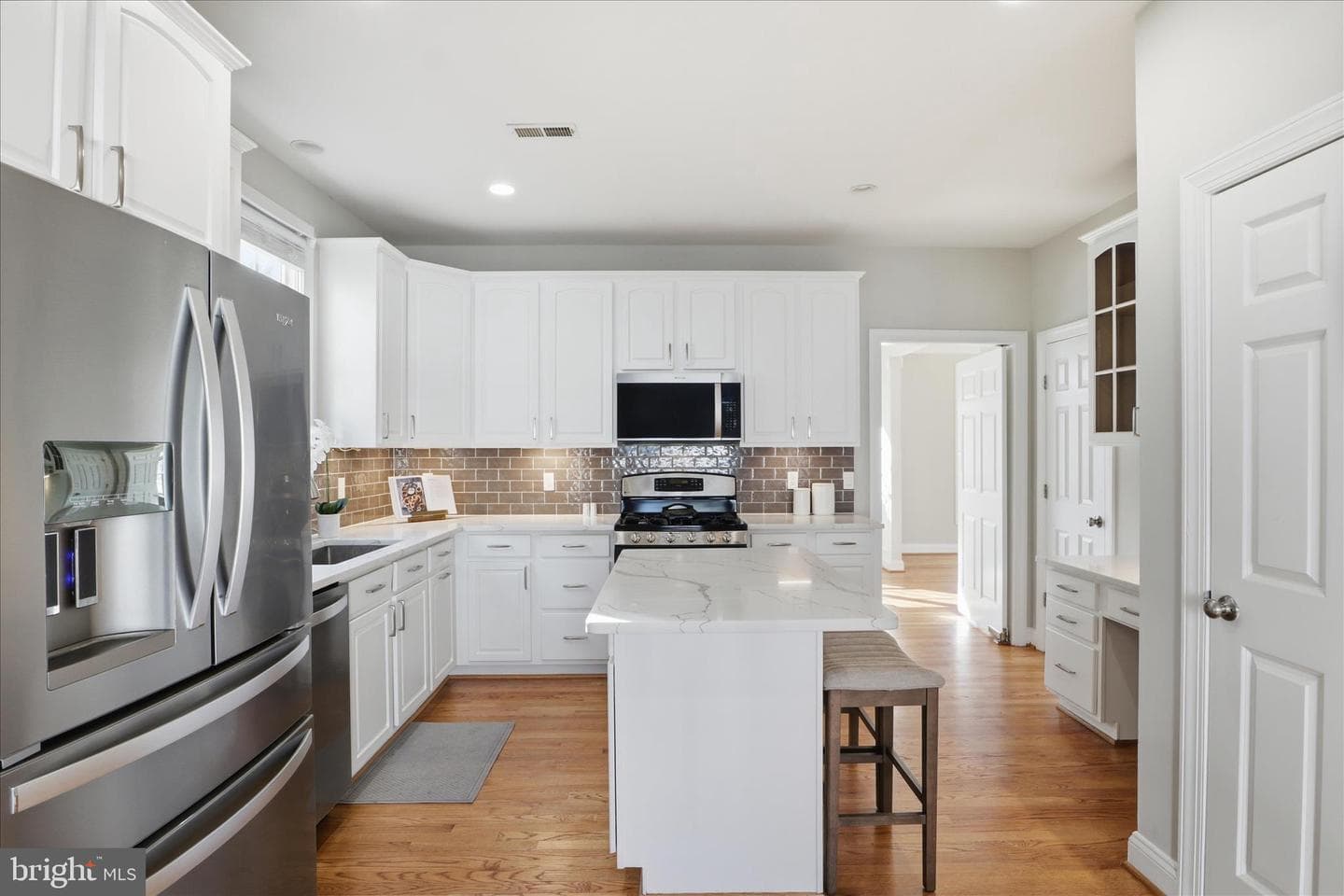 1633 S Taylor Street photo 6