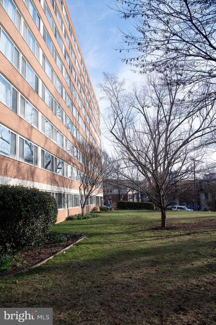 1210 N Taft Street #805 photo 22