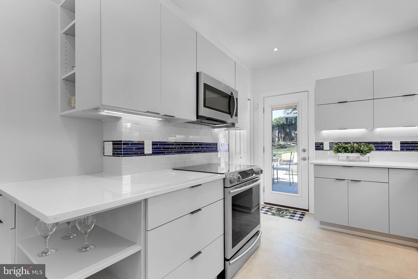 2710 S Joyce Street photo 3