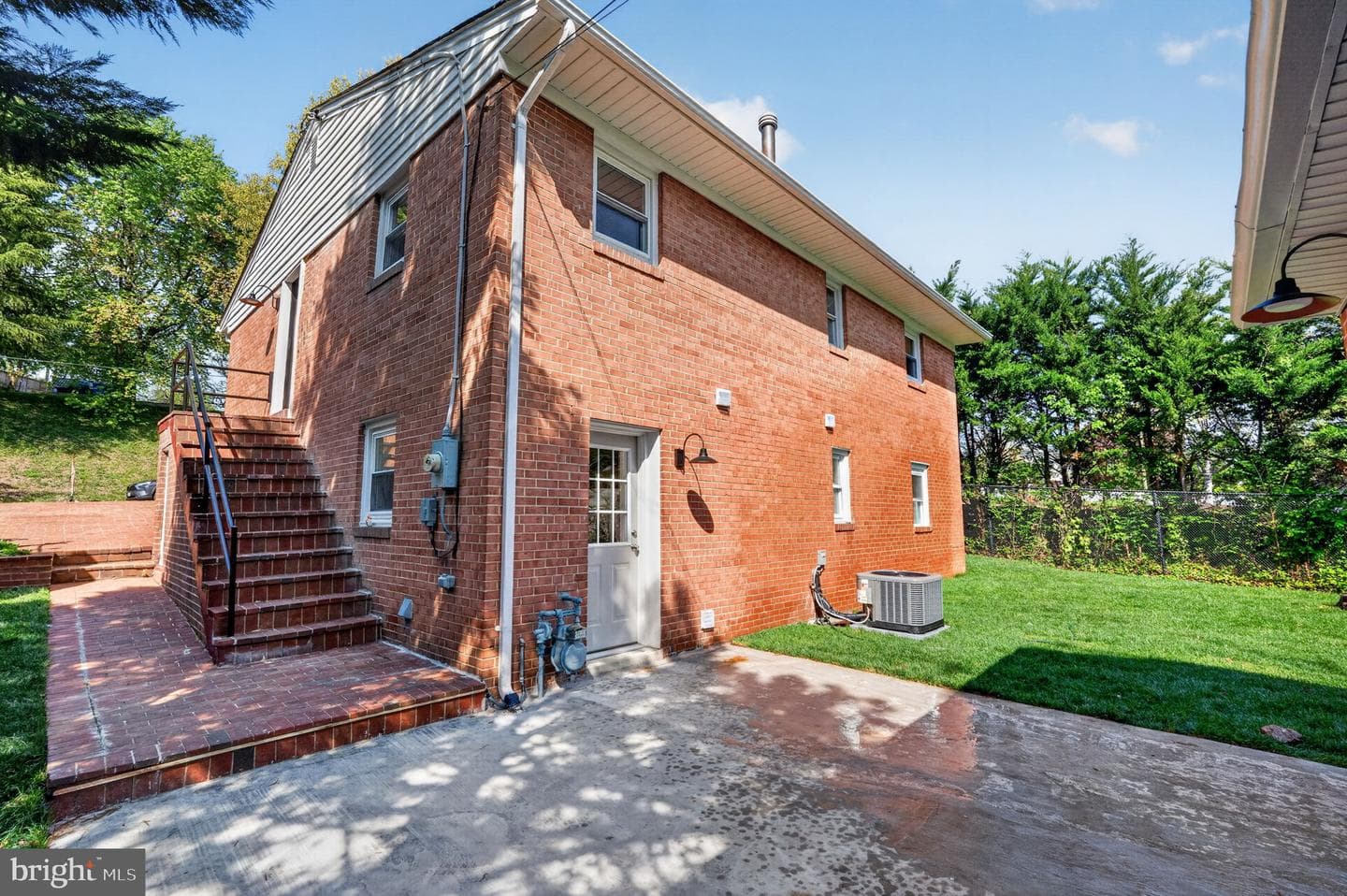 1911 S Kenmore Street photo 47