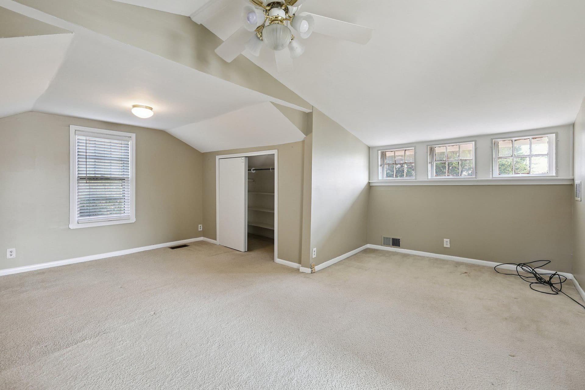 2417 Washington Boulevard photo 18