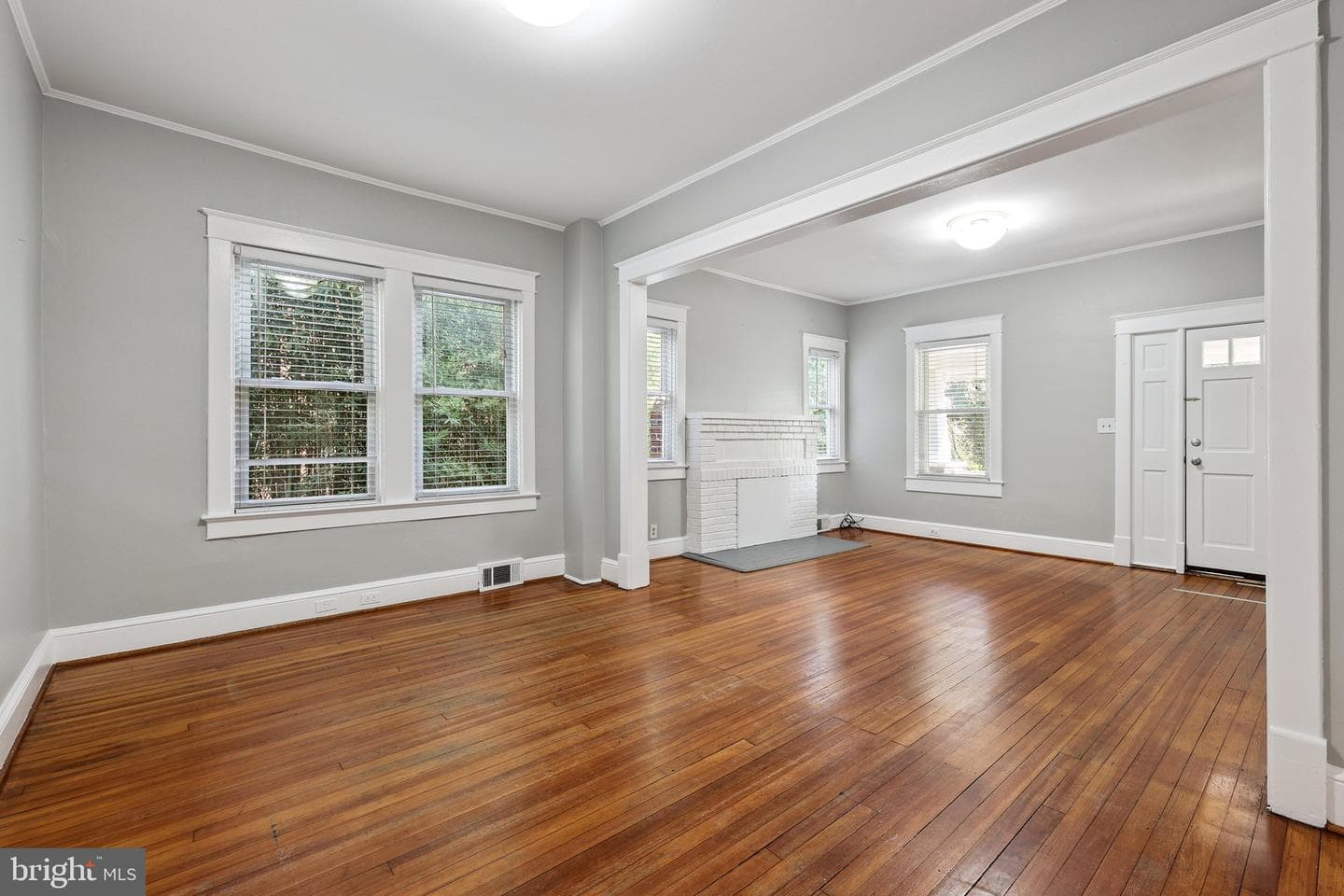 2417 Washington Boulevard photo 4