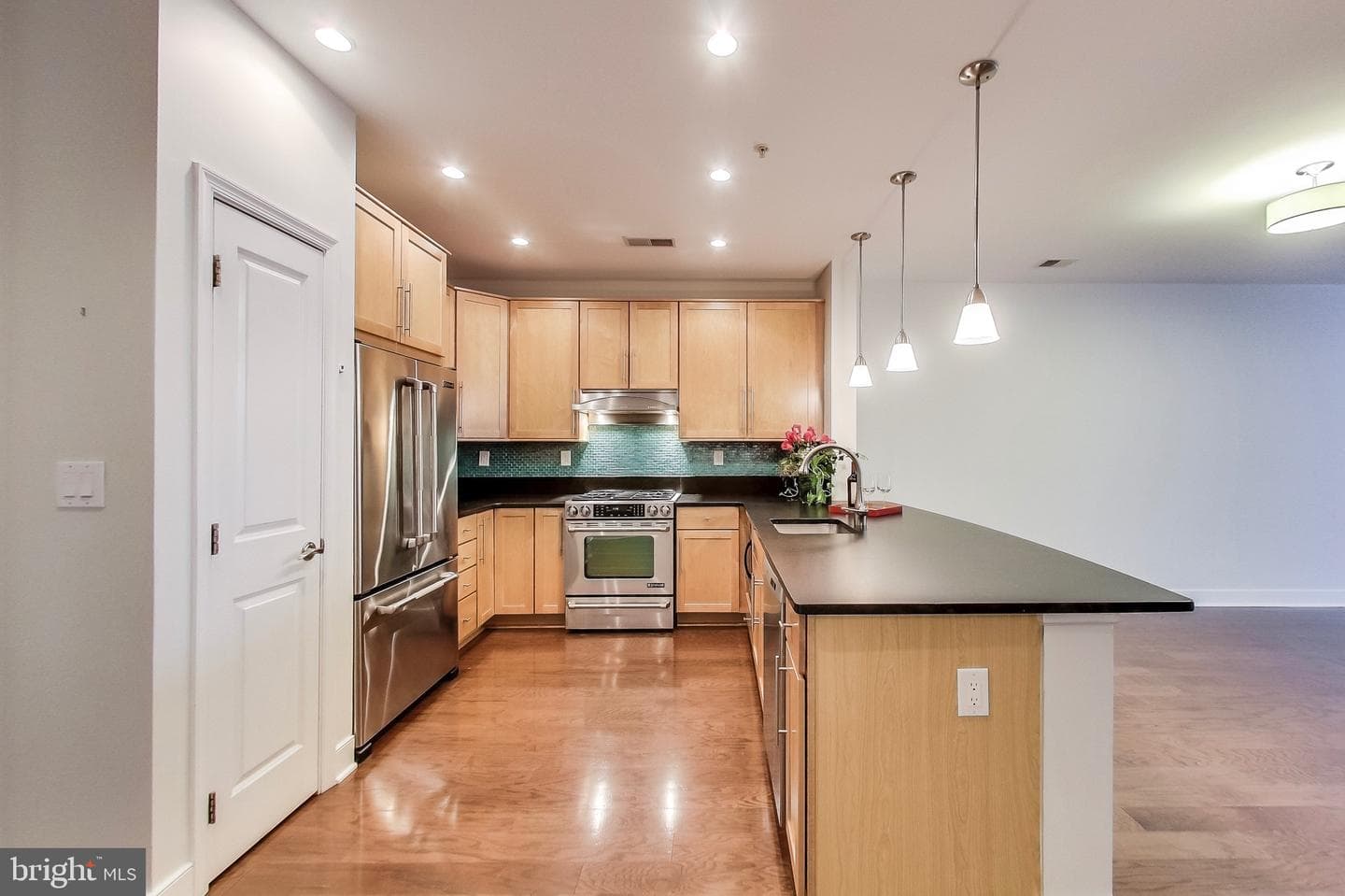 1418 N Rhodes Street #b120 photo 8