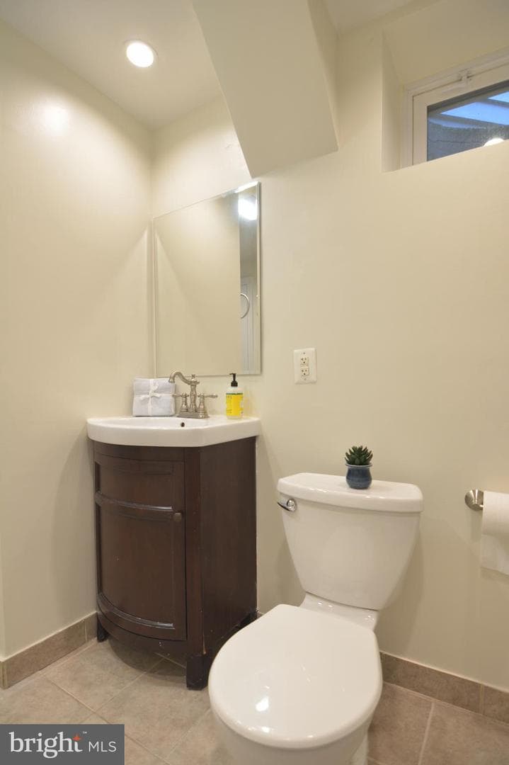 3723 Kemper Road photo 27