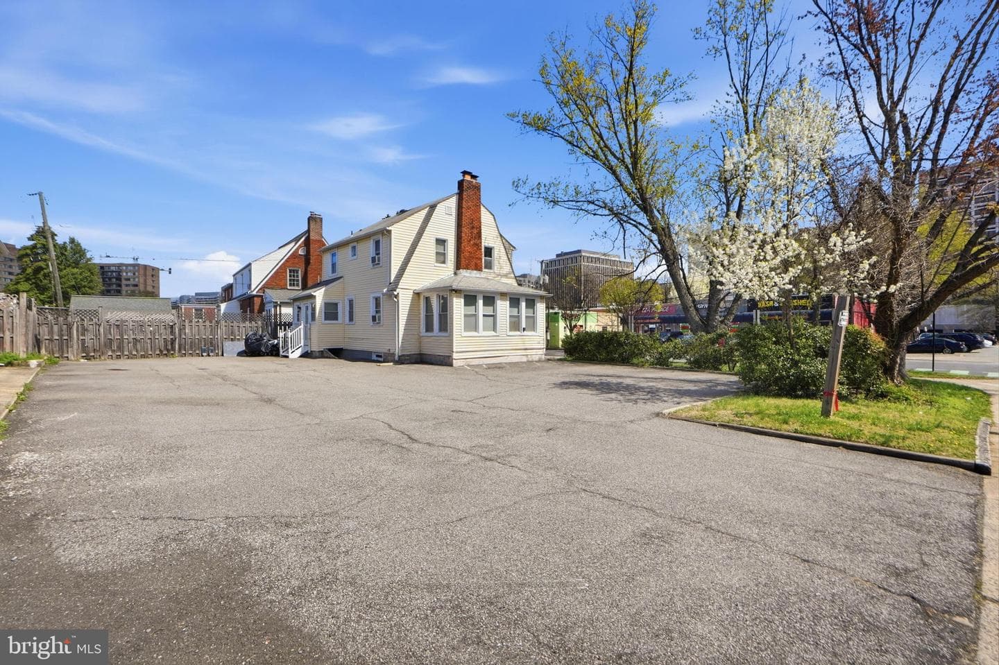 2320 S Eads Street photo 5