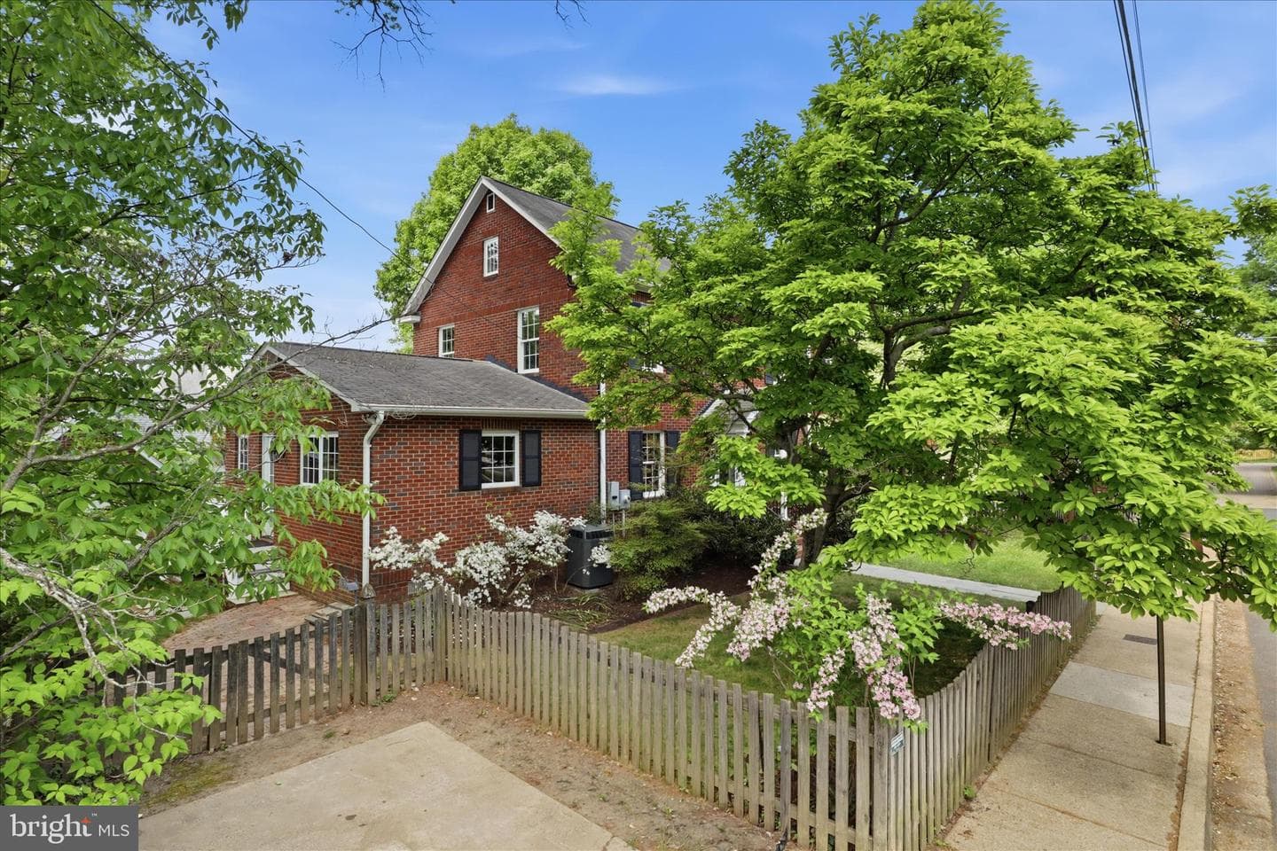 2528 N Buchanan Street N photo 11