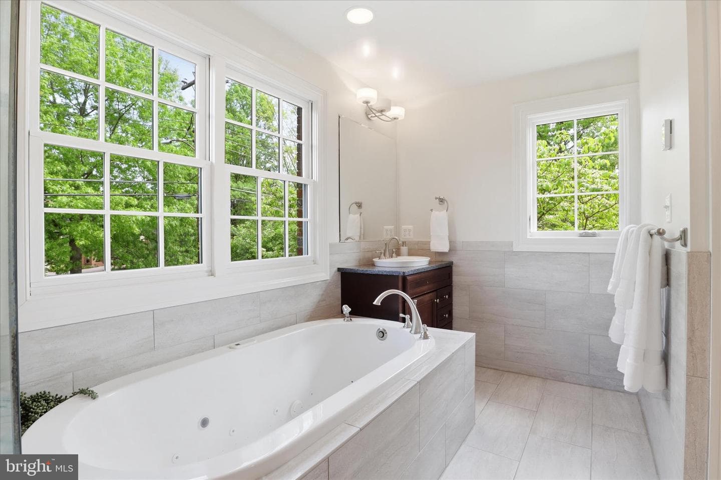 2528 N Buchanan Street N photo 33