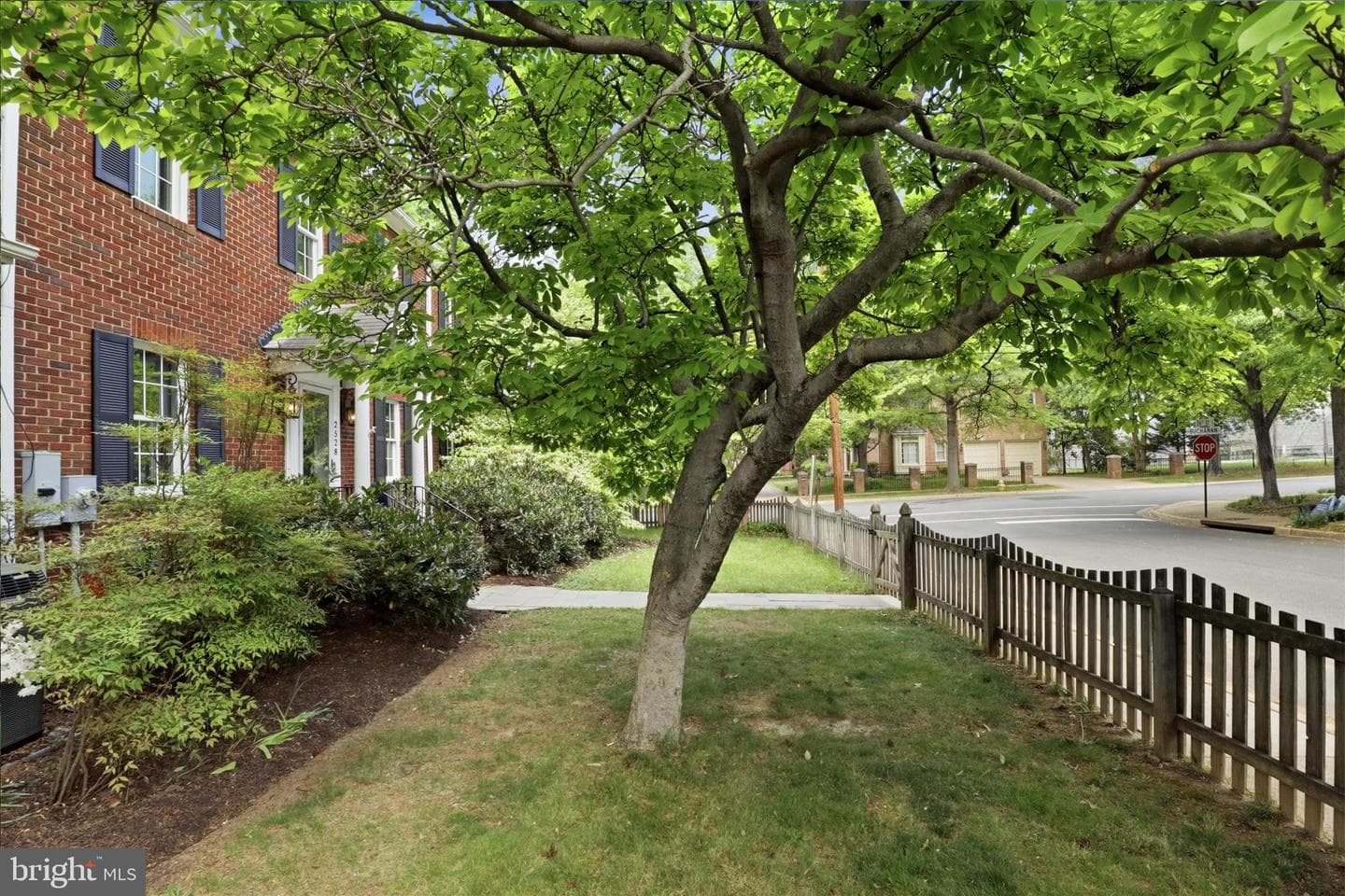 2528 N Buchanan Street N photo 6