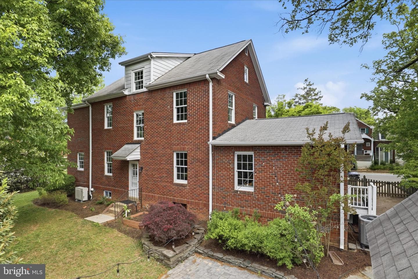 2528 N Buchanan Street N photo 8