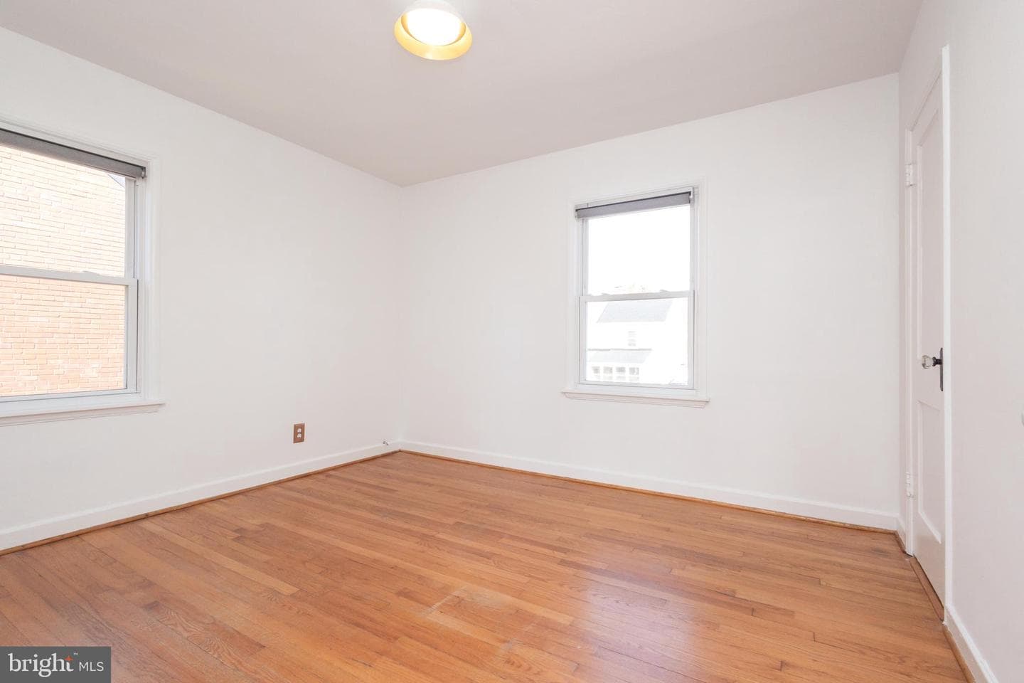 304 S Veitch Street photo 18