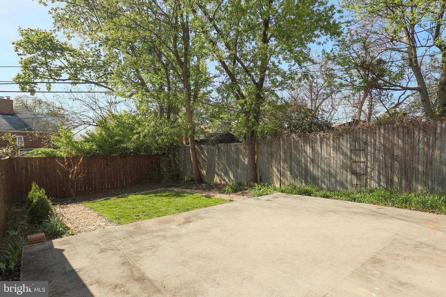 304 S Veitch Street photo 27