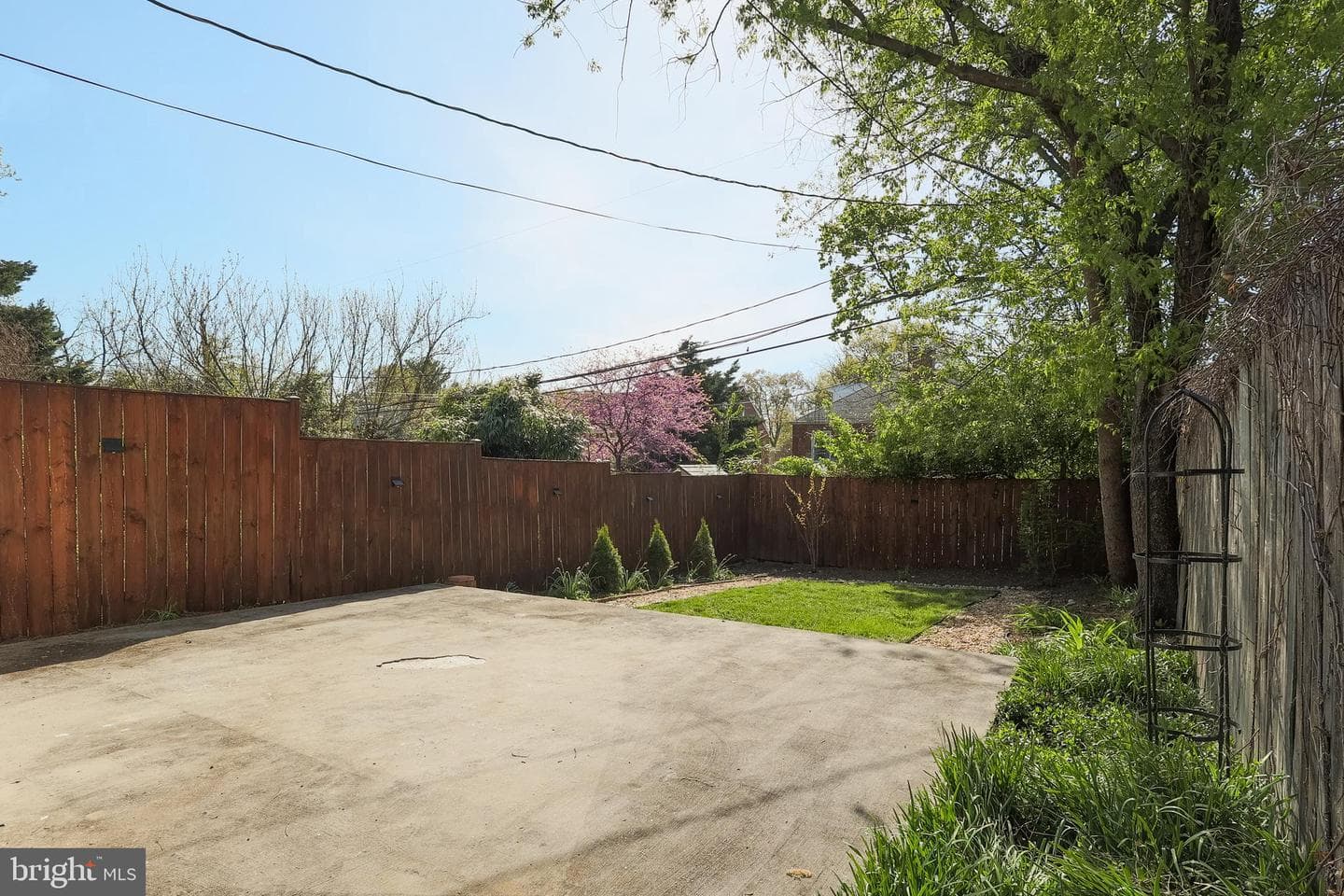 304 S Veitch Street photo 28