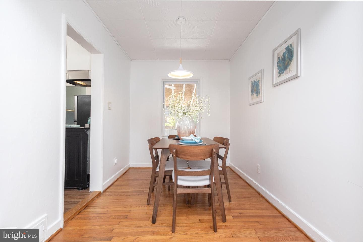 304 S Veitch Street photo 9