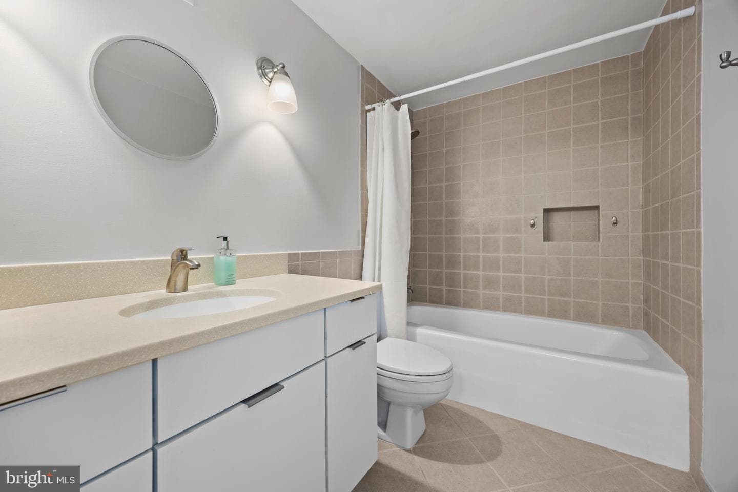1805 Crystal Dr # 1010S photo 25