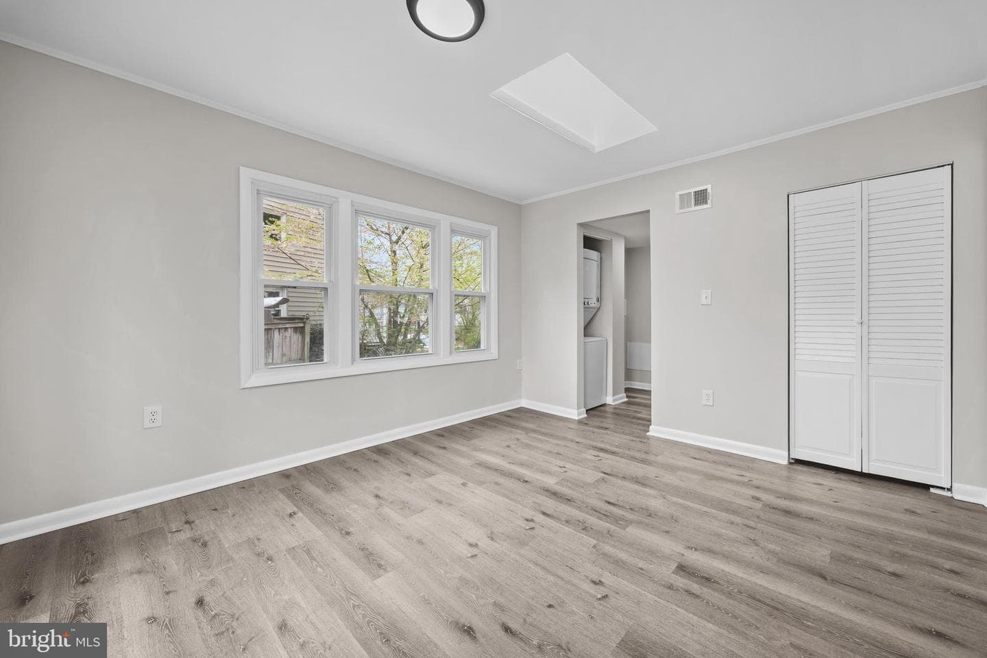 1055 S Edison Street photo 12