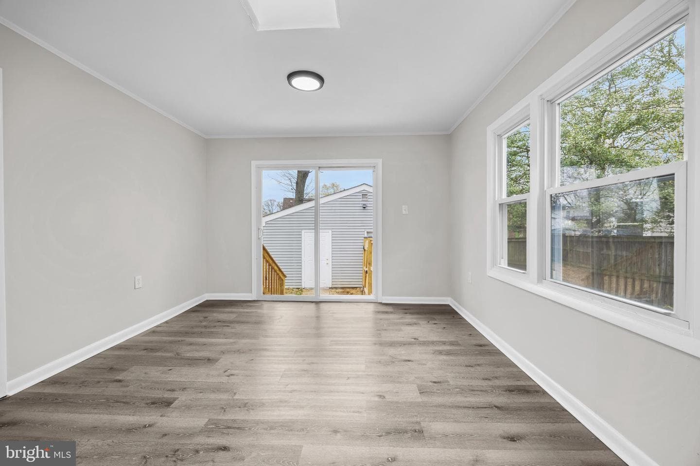 1055 S Edison Street photo 14