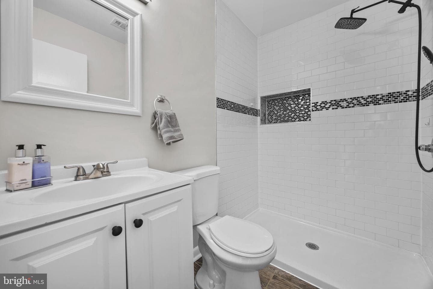 1055 S Edison Street photo 18