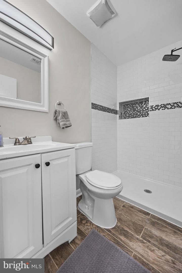 1055 S Edison Street photo 19