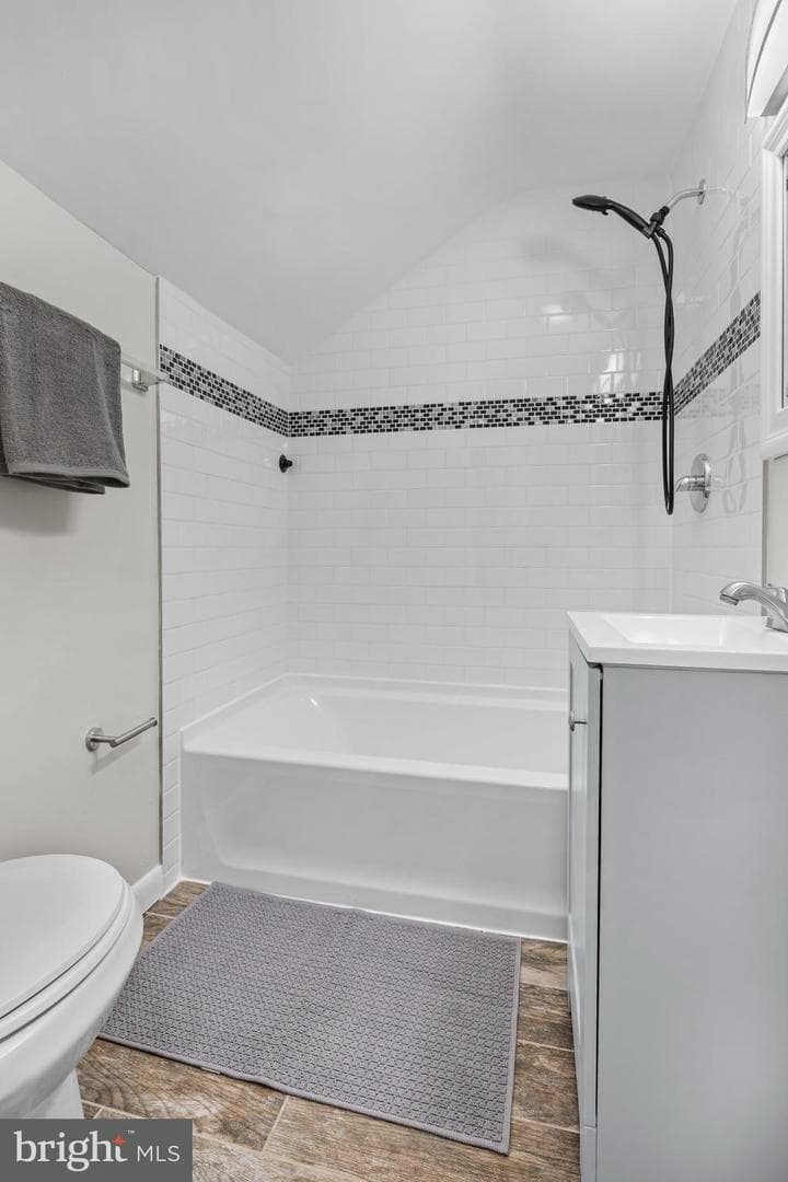 1055 S Edison Street photo 26