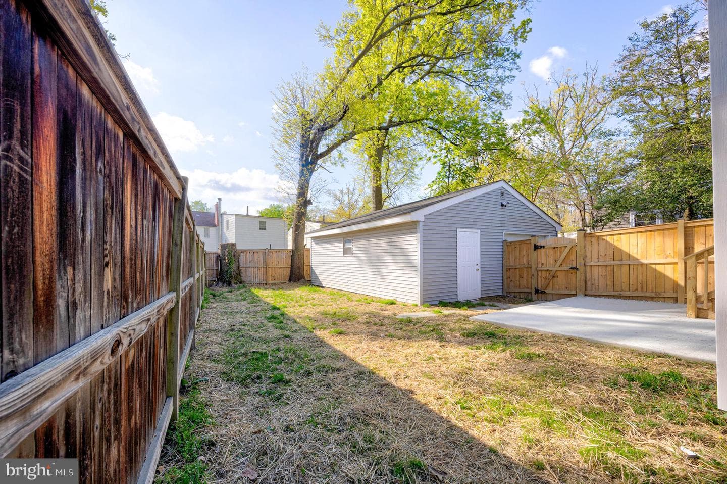 1055 S Edison Street photo 32