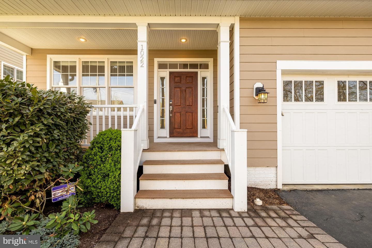 1022 N Edison Street photo 3