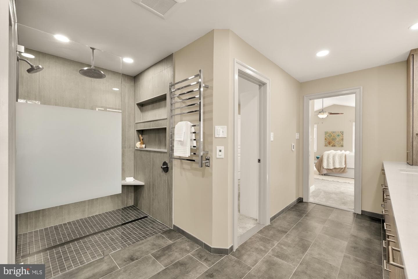 1022 N Edison Street photo 42