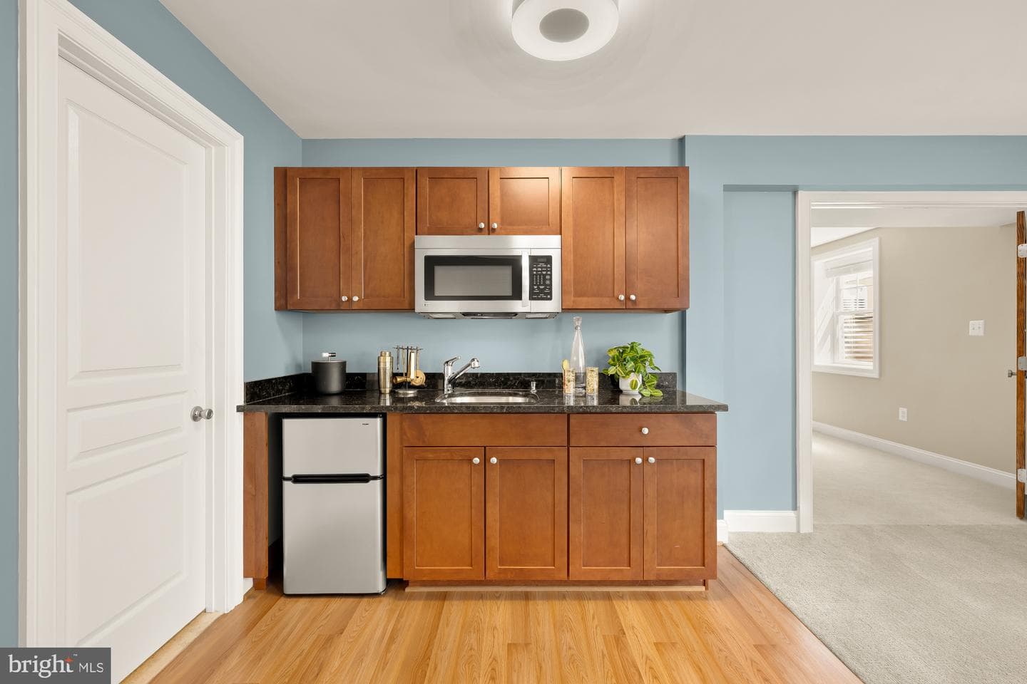1022 N Edison Street photo 65
