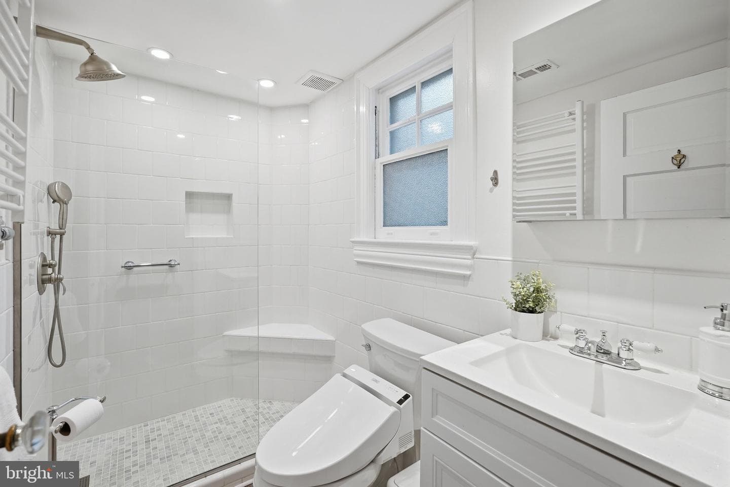 2343 N Fillmore Street photo 44