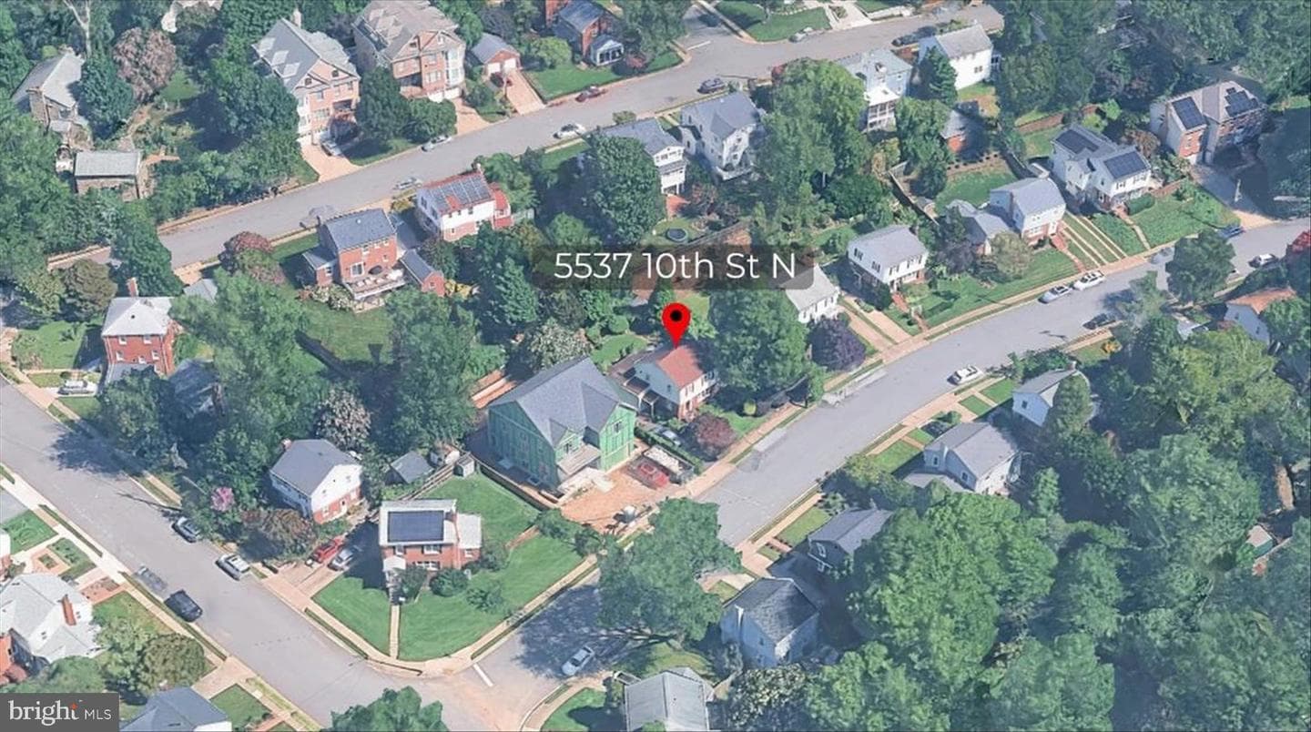 5537 10th Street N, Arlington