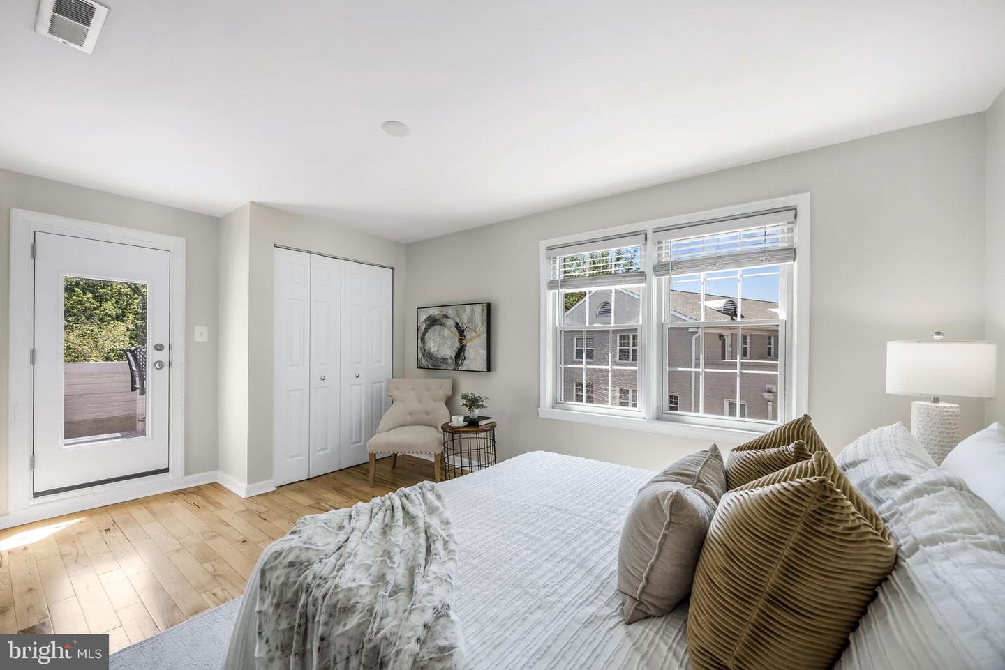 822 S Arlington Mill Drive #2-301 photo 18