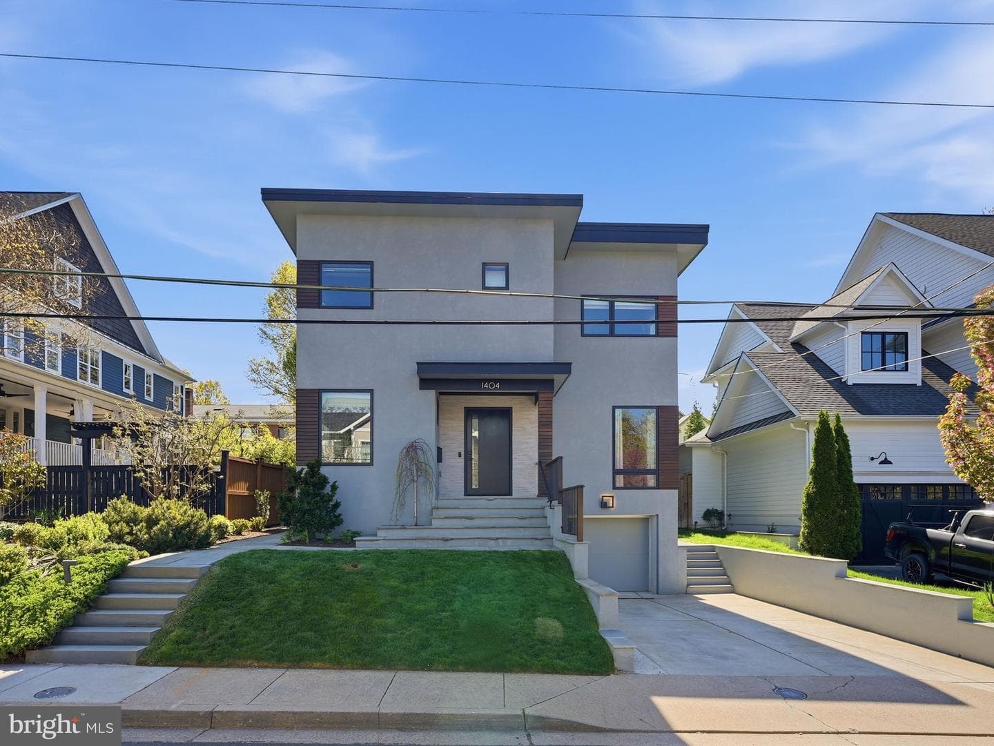 1404 N Herndon Street photo 3