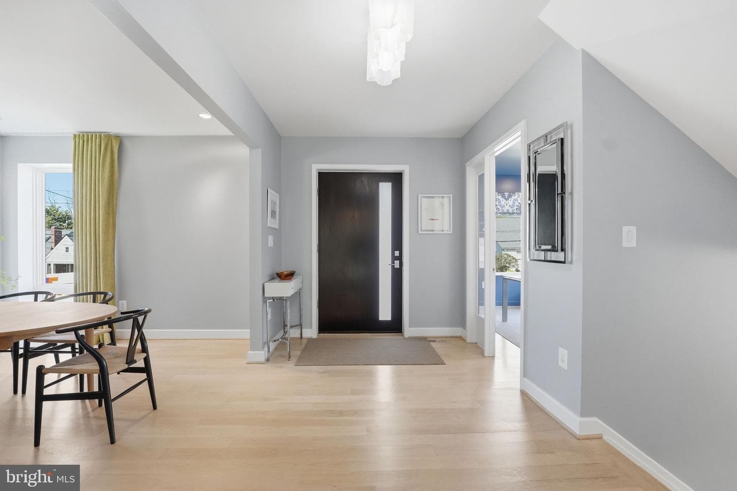 1404 N Herndon Street photo 5