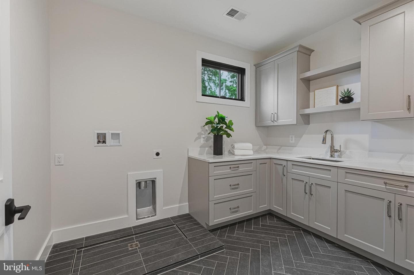3815 N Abingdon Street photo 55