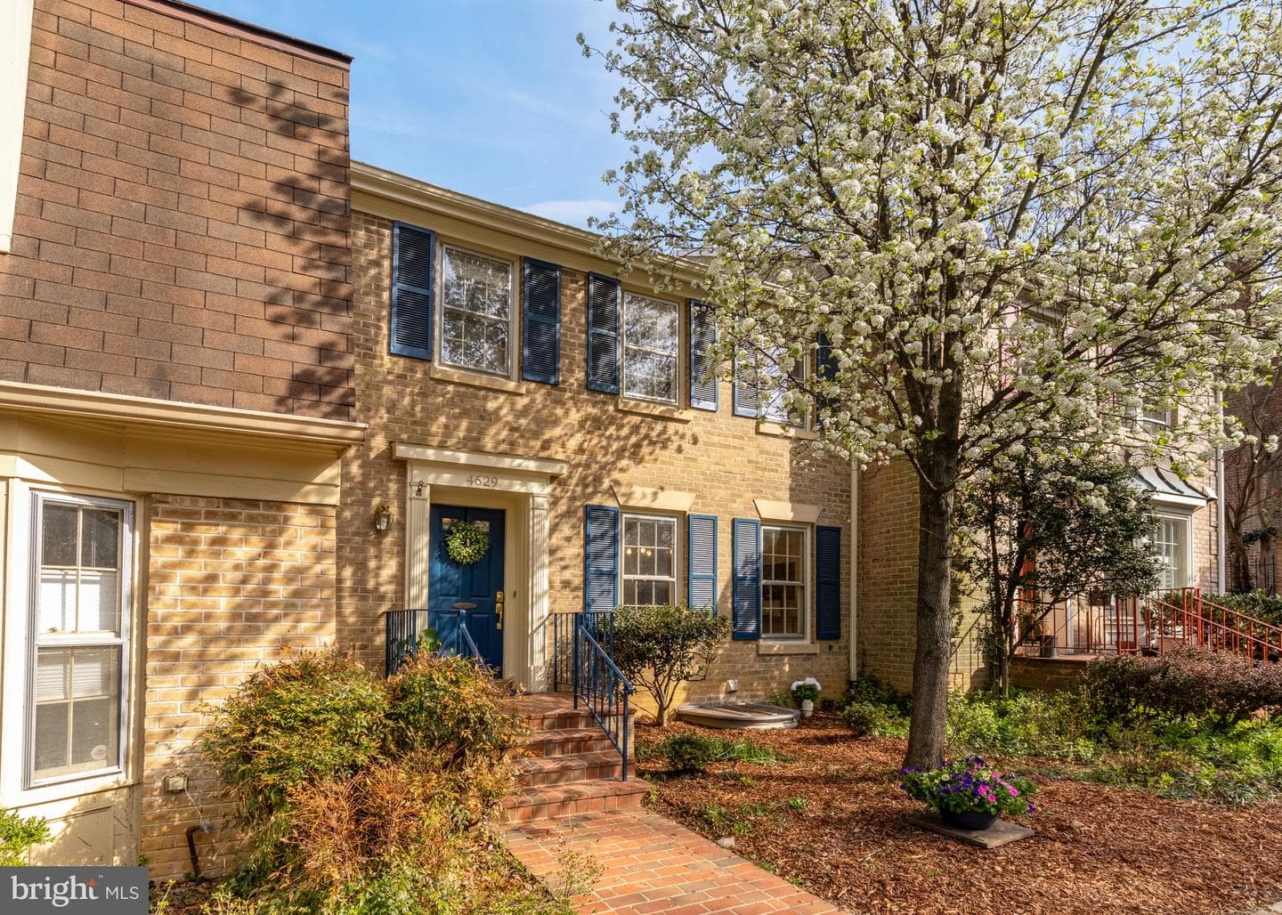 4629 4th Road N