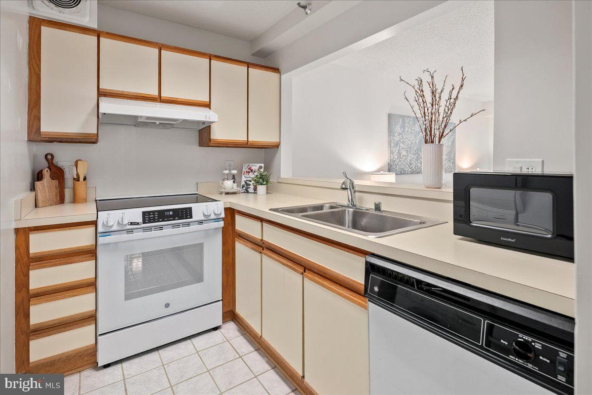 900 N Stafford Street #916 photo 11