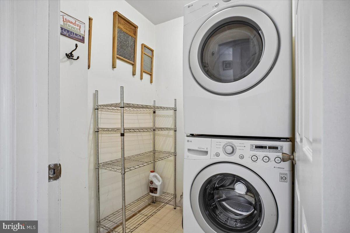 5725 6th Street N photo 16