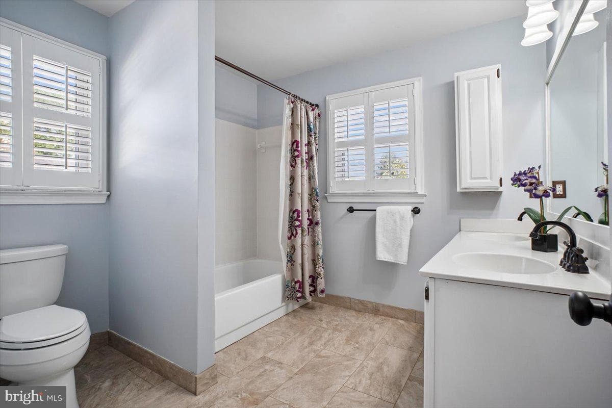 5725 6th Street N photo 22