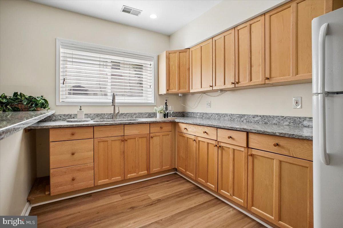5725 6th Street N photo 27