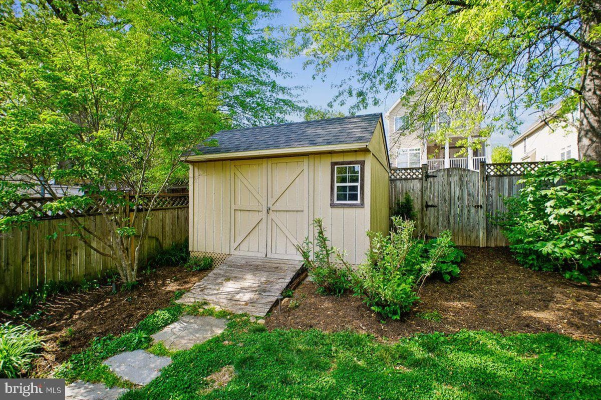 5725 6th Street N photo 35