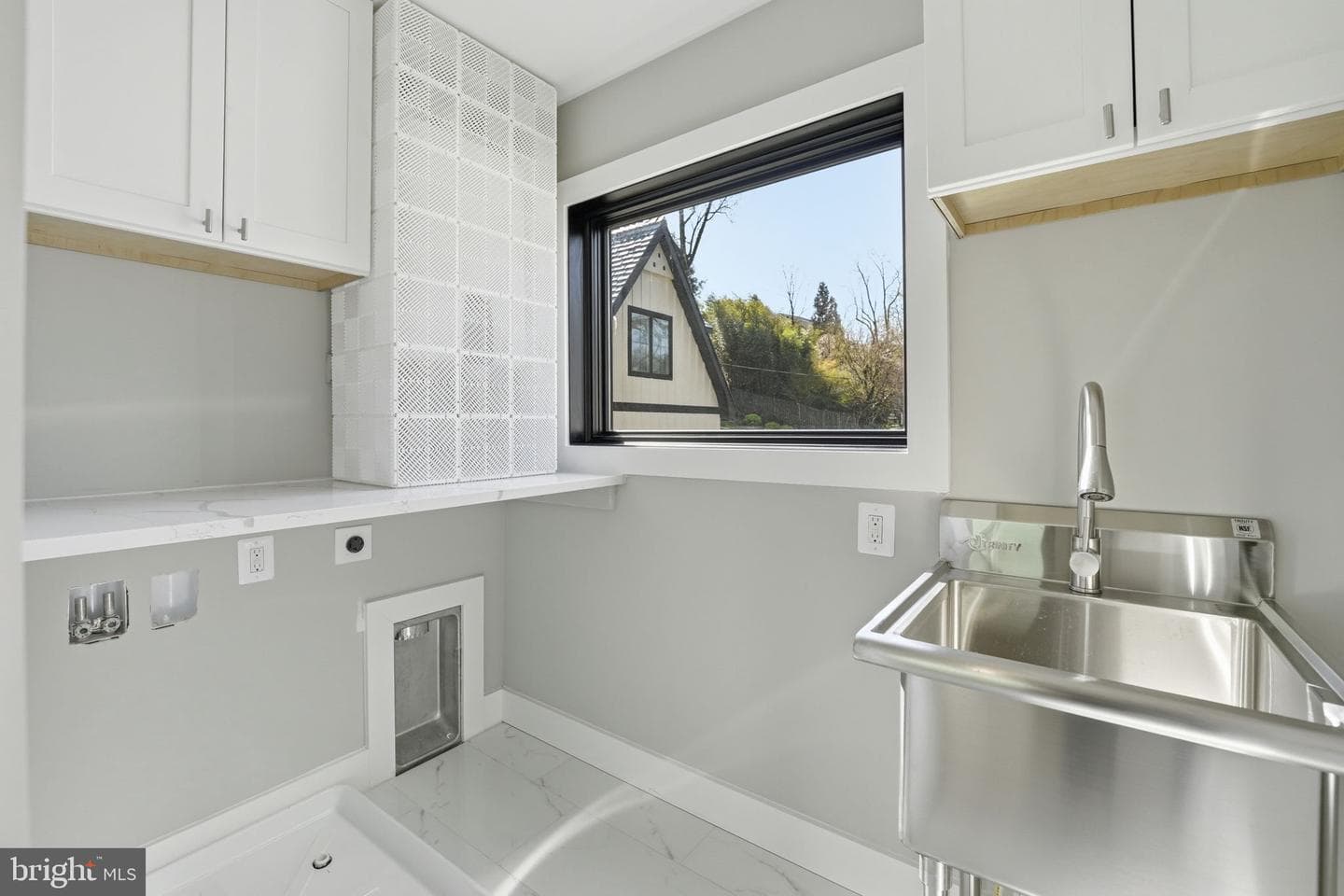 2211 Military Road photo 39