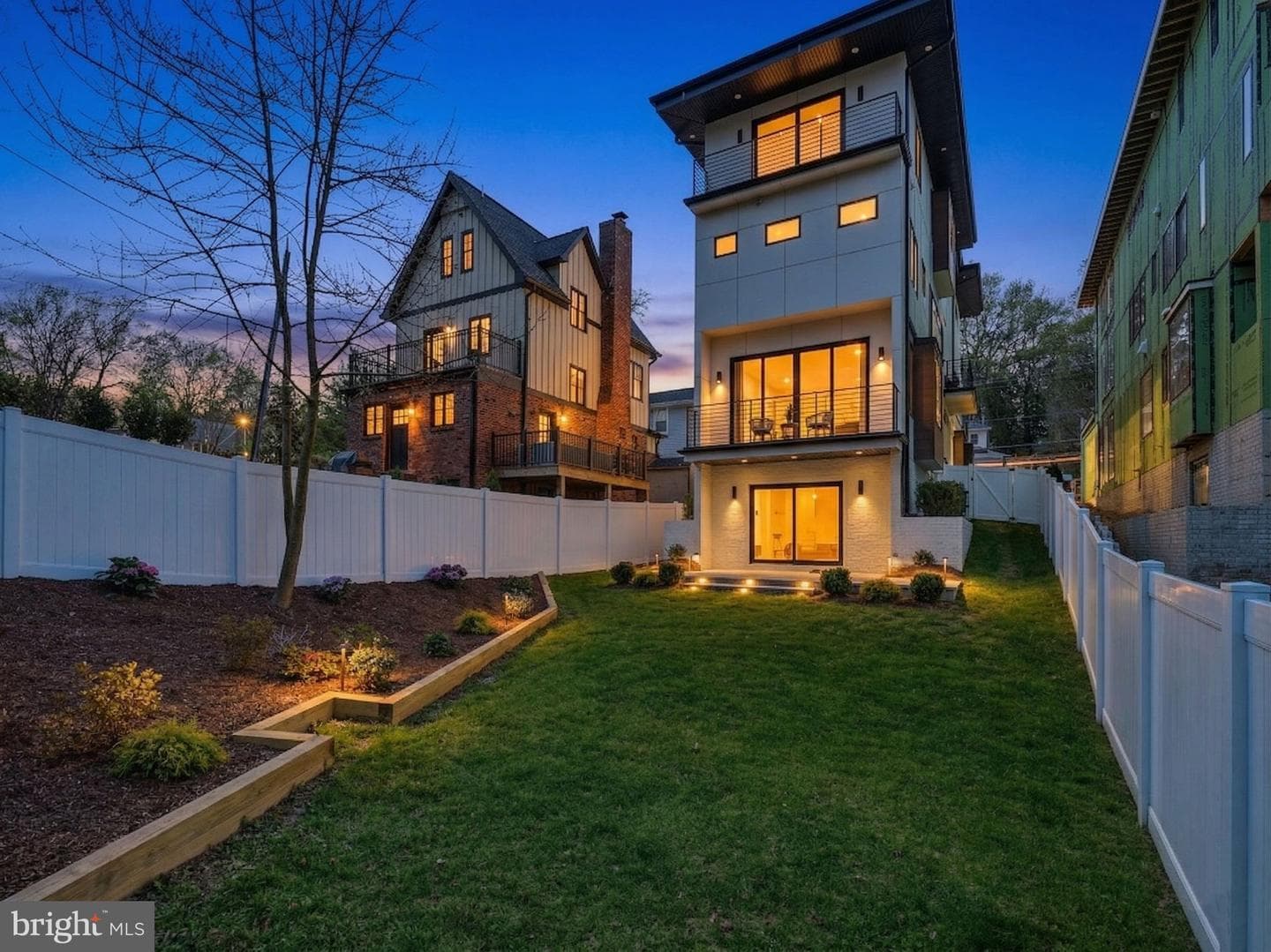 2211 Military Road photo 5