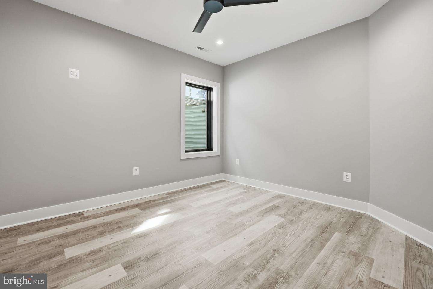 2211 Military Road photo 85
