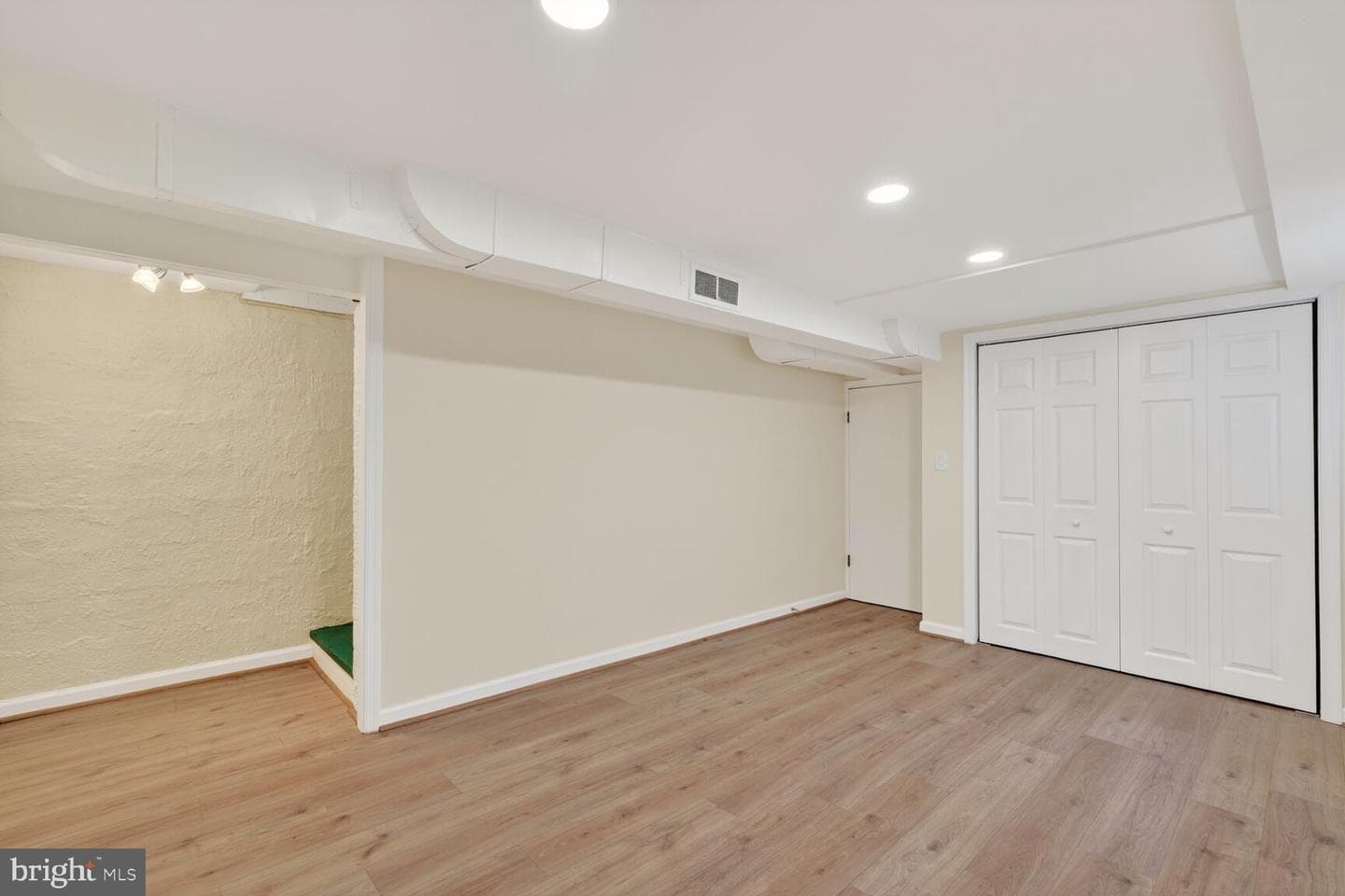2633 N Florida Street photo 27
